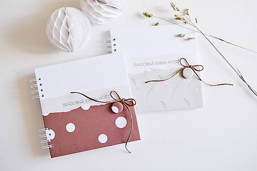 Papiernictvo - Svadobná kniha hostí - s buttonkou 20x20 - 13509091_