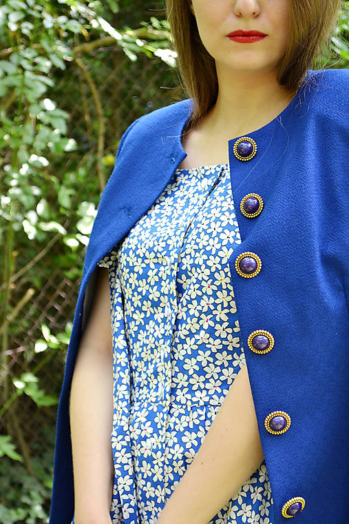 Vlnené upcyklované sako v kráľovsky modrej 