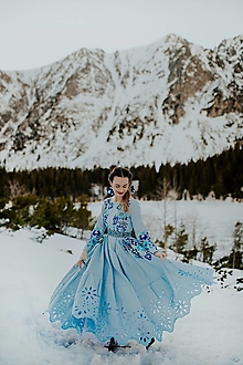 Šaty - svetlomodré ľanové šaty Očovianka - 13512648_