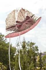Letný utraľahký  klobúčik batist kvietky
