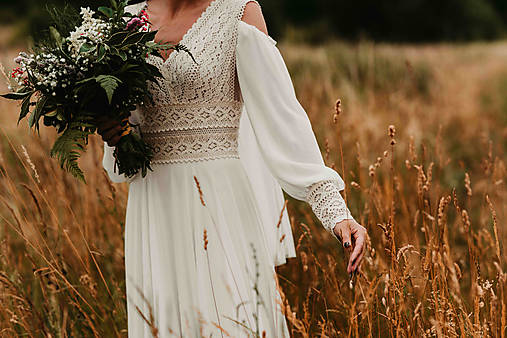 Boho svadobné šaty s dlhým rukávom vhodné aj na leto