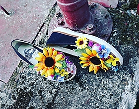 Ponožky, pančuchy, obuv - V AKCII: Kožené slip on "obuj sa do kvetov:) - 13534725_