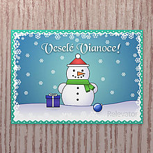 Papiernictvo - Vianočná pohľadnica nasnežilo/sneží snehuliak (sneží) - 13536554_