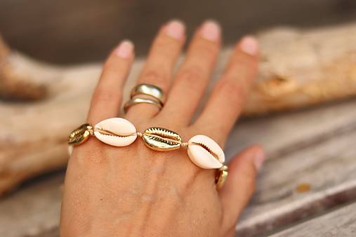 Mušľový náramok zlatý/natural