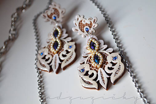Náušničky a náhrdelník čipka  (Set náhrdelník a náušnice biela)