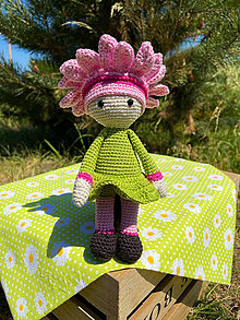 Hračky - Háčkovaná bábika malá gerbera Gemma - 13554141_