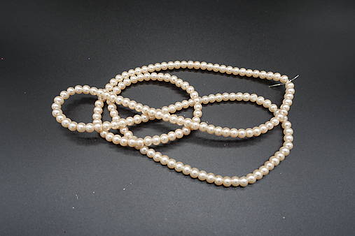 Korálky - Okrúhle sklenené 5 rz.f (šnúra/185ks) (4) - 13556931_