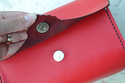 Kožená kabelka Zuzička (červená pigmentovaná koža)