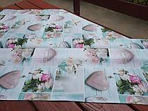 Úžitkový textil - Klasický obrus ruže,srdcia na dreve - 13561521_