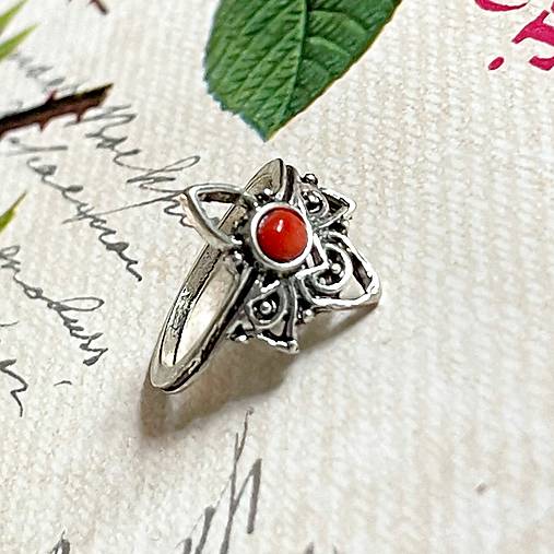 Antique Silver Red Coral Ring / Vintage prsteň s červeným koralom