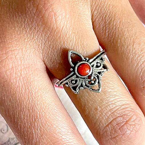 Antique Silver Red Coral Ring / Vintage prsteň s červeným koralom