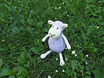 Milá háčkovaná ovečka - fialová - 29cm