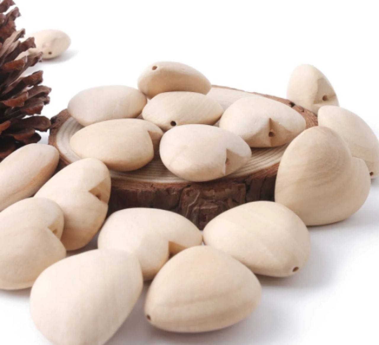 KD109 Korálka veľká drevená natur srdiečko 4 cm 