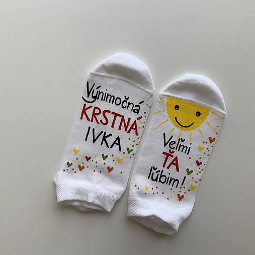 Maľované ponožky pre najlepšiu /výnimočnú KRSTNÚ (výnimoční a COOL biele členkové s menom)