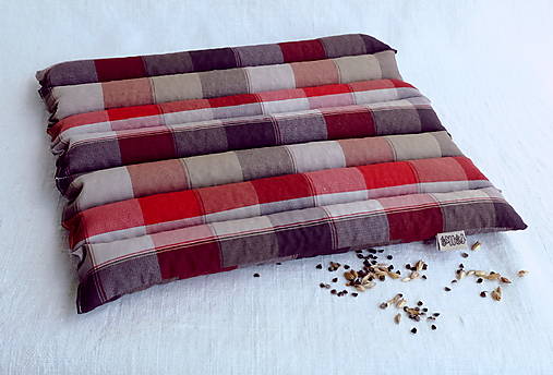 Úžitkový textil - Funkčný FILKI sedák plnený šupkami (béžovo-hnedo-tehlové káro) - 13577234_