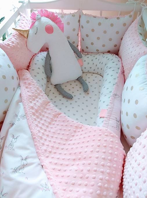 Nežná sada pre dievčatko s vankúšikmi
