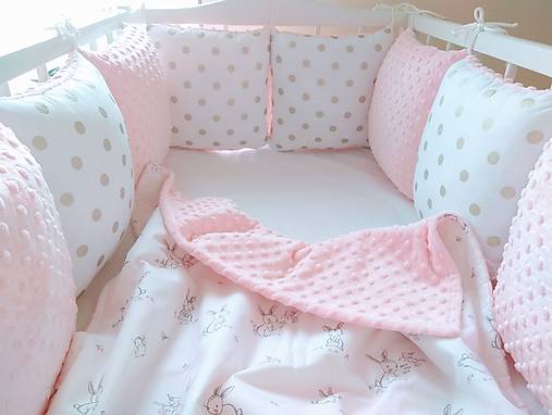 Nežná sada pre dievčatko s vankúšikmi