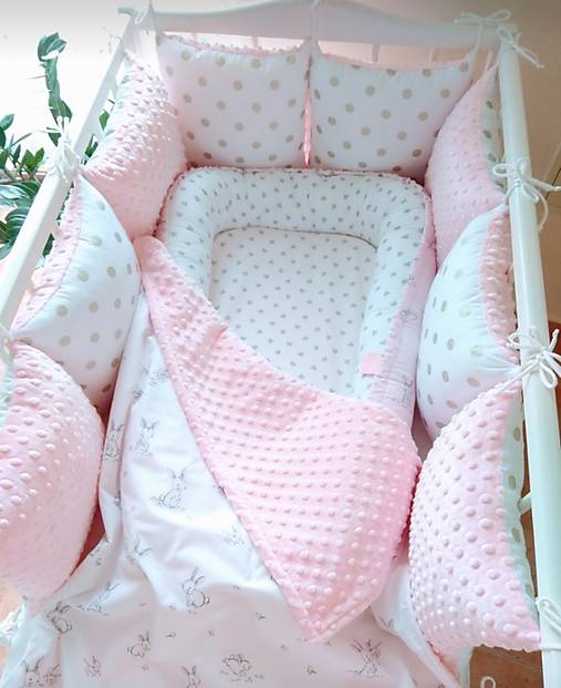 Nežná sada pre dievčatko s vankúšikmi