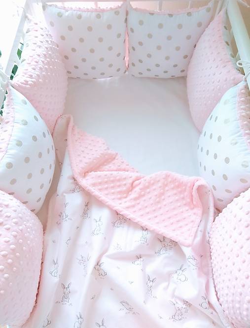 Nežná sada pre dievčatko s vankúšikmi