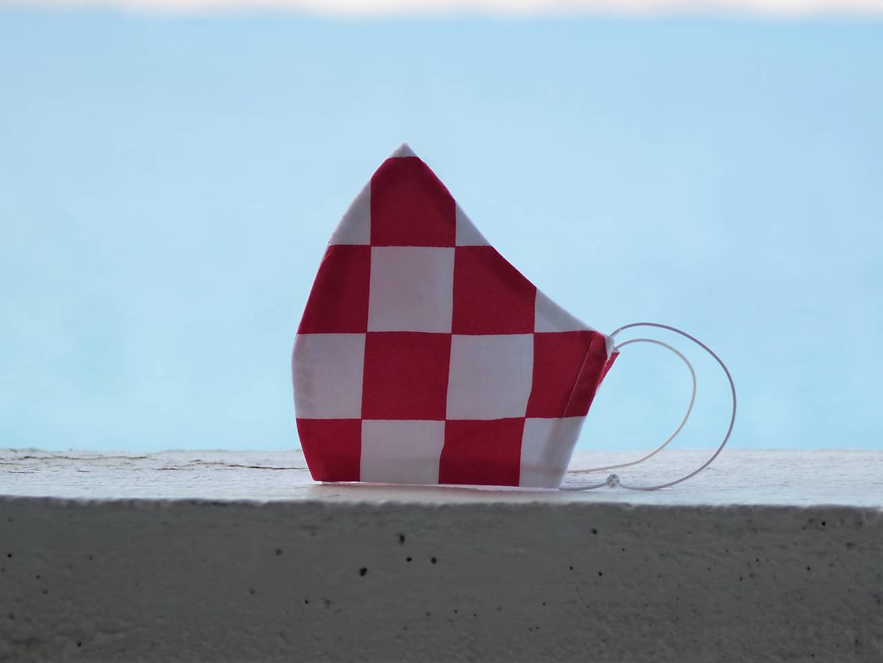 Dizajnové rúško Croatia tvarované dvojvrstvové