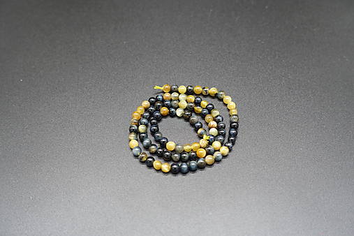Minerály - Tigrie oko f. 4-6-8-10 / šnúra (100 korálok / šnúra (4mm)) - 13585961_