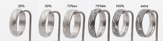 Prstene - Kovaná svadobná obrúčka z nerezové oceli damasteel - PRIMA (vzor čárky tmavý) - 13588587_