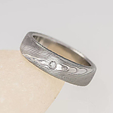 Prstene - Kovaný zásnubný alebo snubný prsteň s diamantom - Prima dřevo - 13589830_