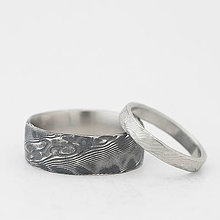 Prstene - Ručne kované svadobné obrúčky z nerezové ocele damasteel - Natura - 13594892_
