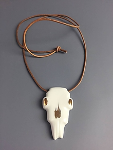 Náhrdelníky - cranium prívesky (5,8x3,6x1cm, koža 74cm - Zlatá) - 13597585_