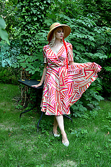Šaty - Hodvábne zavinovacie šaty s farebným geometrickým vzorom - 13596995_