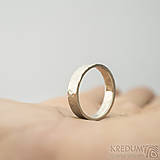 Prstene - Ručně tepaná zlatá svadobná obrúčka - Natura Gold (bílé zlato) - 13602591_