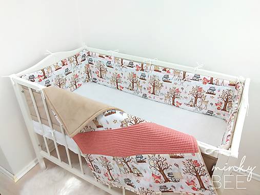 Sada zvieratká v lese