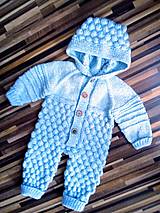 Detské oblečenie - Overal pre bábätko (0-6 mesiacov) pletený - 13612690_