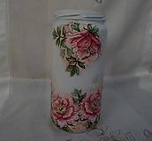 Váza, ružové pivonky