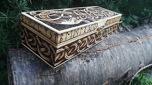 Úložné priestory & Organizácia - Futhark runy  - Hand-carved wooden Futhark - 13631725_