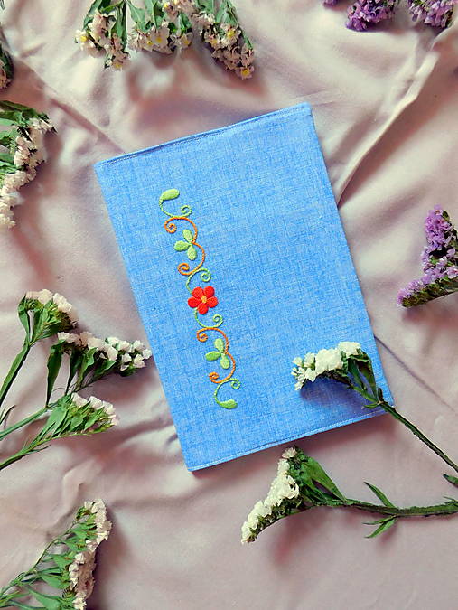 Papiernictvo - Ručne vyšívaný obal na zošit A5 - 13633294_