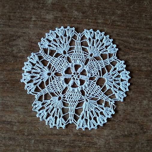 Úžitkový textil - Ručne háčkovaná dečka H54 okrúhla priemeru 11cm - 13636816_