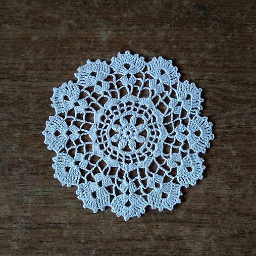 Úžitkový textil - Ručne háčkovaná dečka H55 okrúhla priemeru 12cm - 13636839_