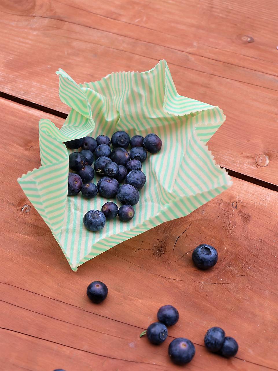 Zelený pásik voskobrúsok / vrecko rôzne veľkosti