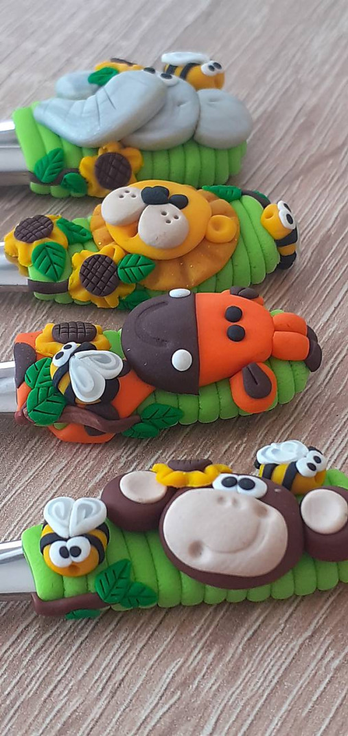 Príbory, varešky, pomôcky - Včielky v ZOO na príbore - 13643734_