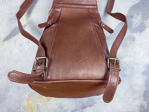 Dámsky kožený ruksak themis - hnedý