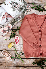 Detské oblečenie - Merino sveter na zapínanie rosewood - 13648402_
