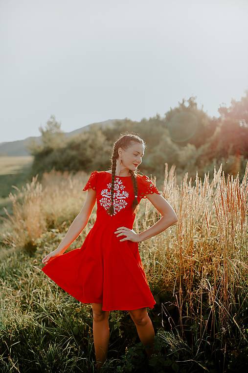 červené mini šaty Slavianka