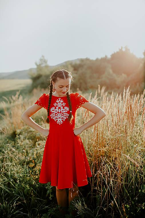 červené mini šaty Slavianka