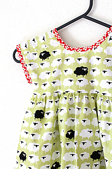 Detské oblečenie - biobavlnené Low Back šaty krátke "Čierna ovca" - 13650665_