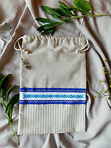 Úžitkový textil - Ľanové vrecko s ručnou krížikovou výšivkou - 13652333_