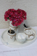 Dekorácie - Biela romantická vintage kúpeľňa na chalupe - 13658221_