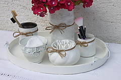 Dekorácie - Biela romantická vintage kúpeľňa na chalupe - 13658224_