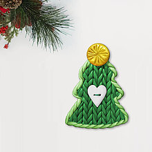 Magnetky - Vianočný stromček Fimom pletený - srdiečkový gombík (magnetka) - 13658779_