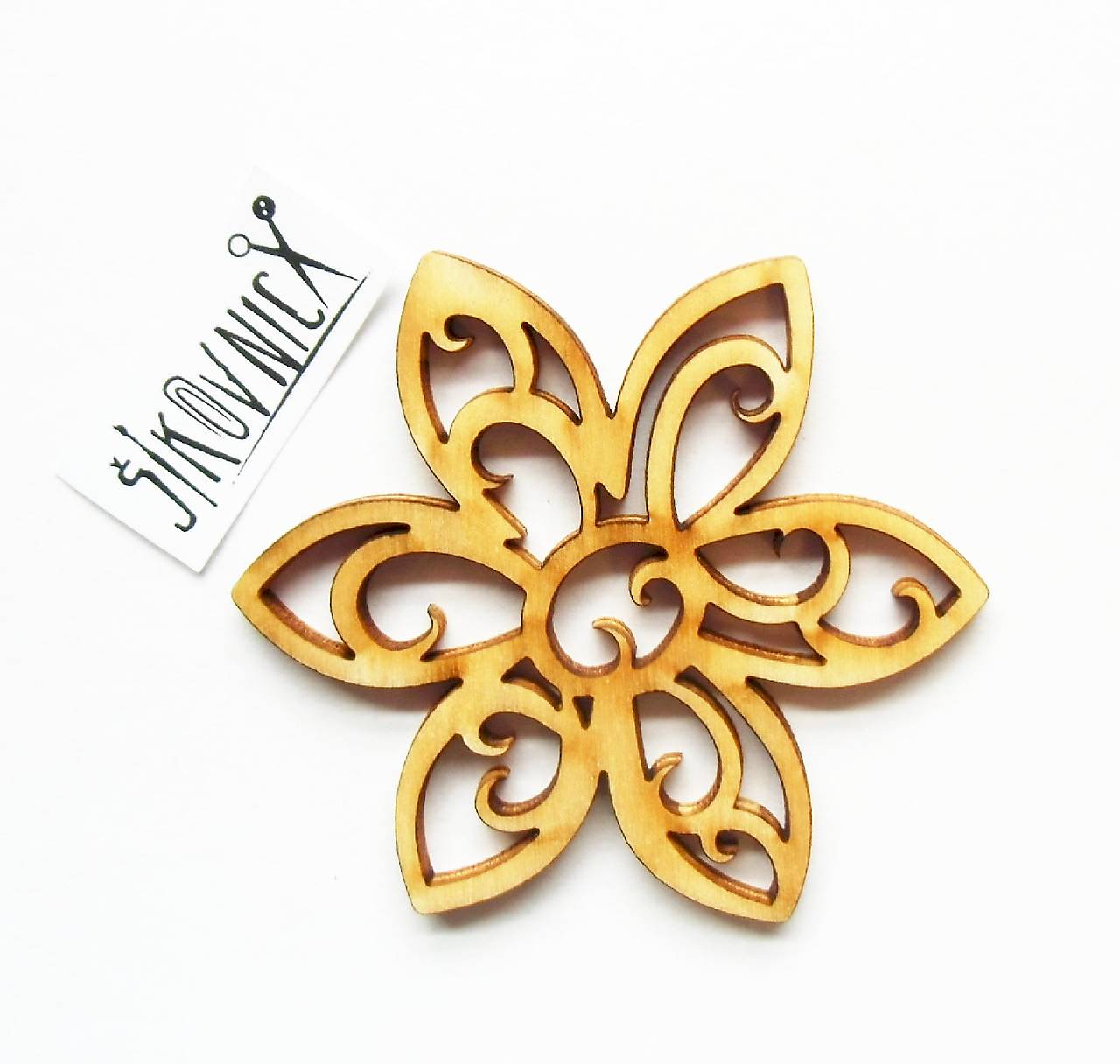 Výrez z preglejky - vyrezávaná kvetinka, 7 cm